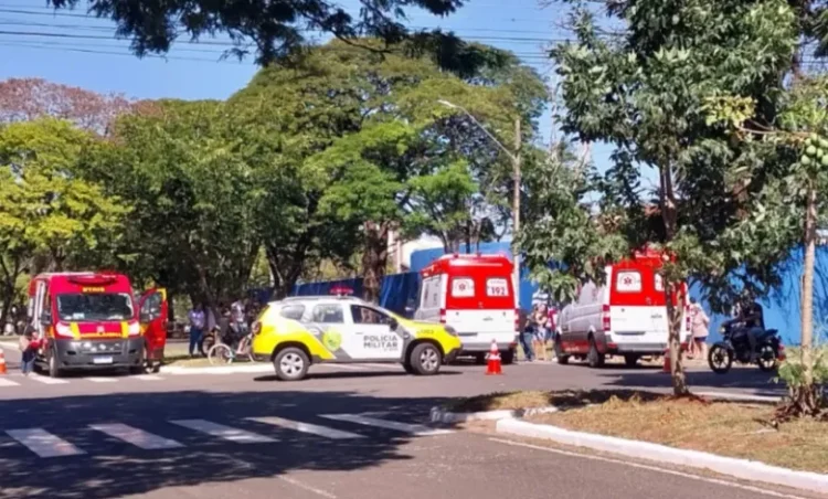 Acidente entre motocicletas deixa quatro pessoas feridas, em Paranavaí