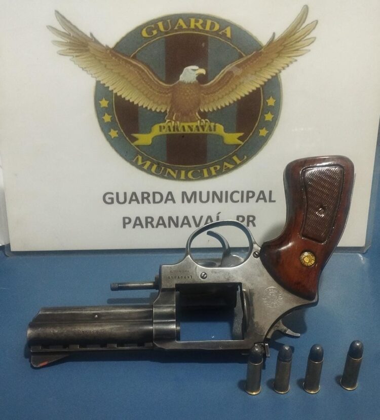 Homem é preso por porte ilegal de arma de fogo