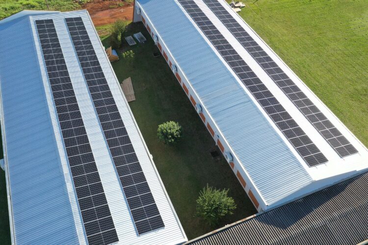 Universidades estaduais do Paraná produzem energia a partir de captação solar