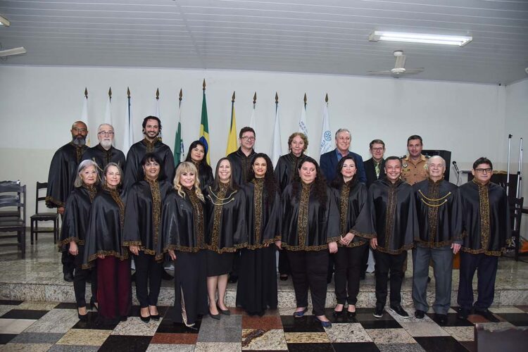 Alap empossa cinco novos integrantes