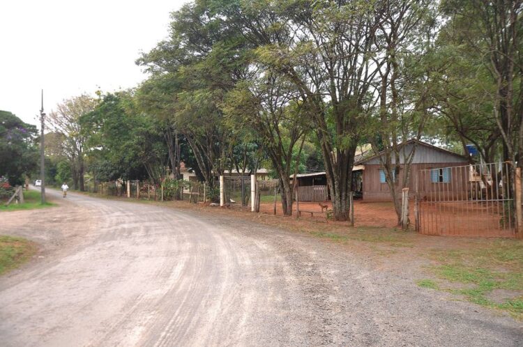 Prefeitura faz melhorias em ruas da Vila Rural Novo Paraná
