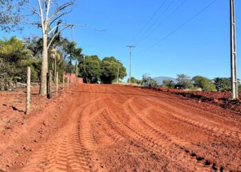 Prefeitura faz melhorias em ruas de Diamante do Norte