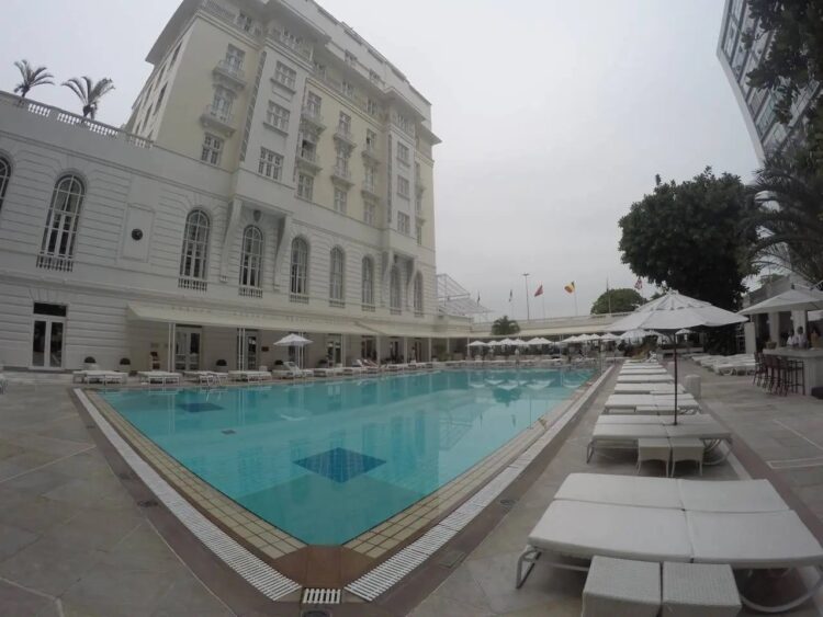 Copacabana Palace chega aos cem anos com história que se mistura à do Brasil  02/08/2023 14h42