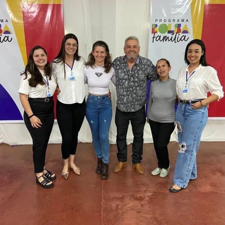 Assistência Social pede para que assistidos pelo  “Bolsa Família” mantenham os cadastros em dia