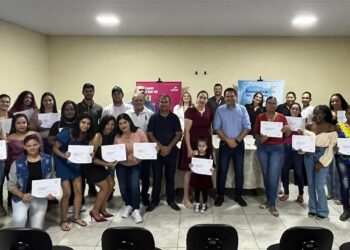 Município entrega certificados de formação  profissional para mais de 60 pessoas