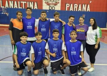 Equipes de voleibol se preparam para competições
