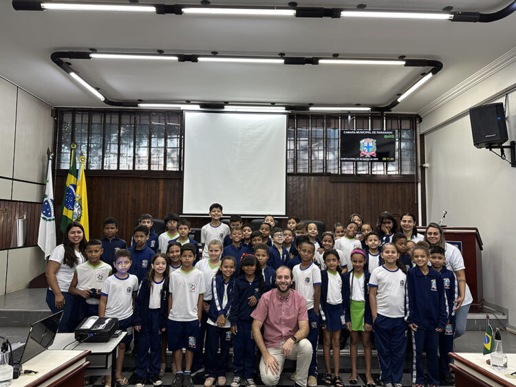 Câmara de Paranavaí abre as portas para  estudantes em projeto de formação cidadã