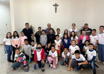 Alunos da rede municipal de Marilena visitam Prefeitura e Câmara de Vereadores