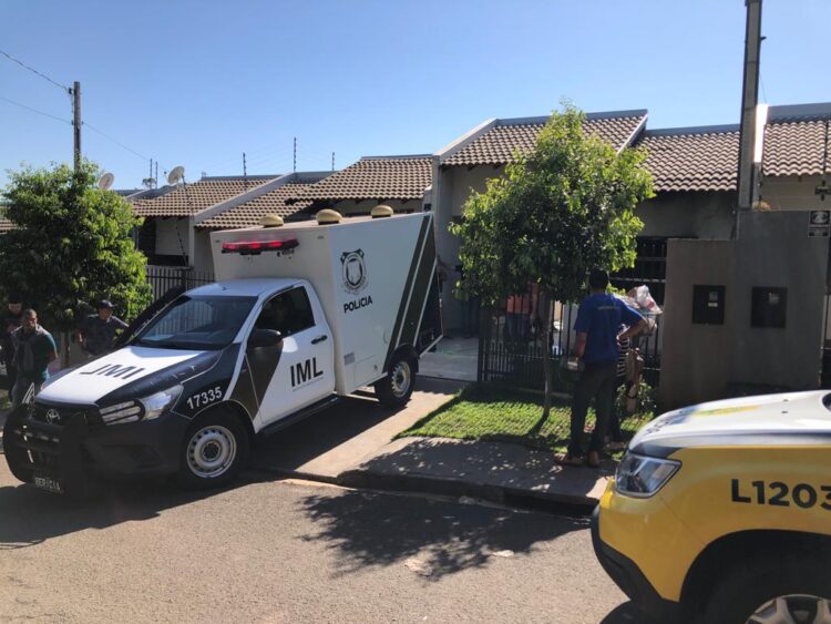 Homem mata mulher a facadas e ateia fogo na casa, em Paranavaí