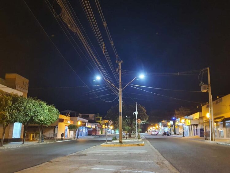 Prefeitura de Alto Paraná instala lâmpadas de led em vias urbanas