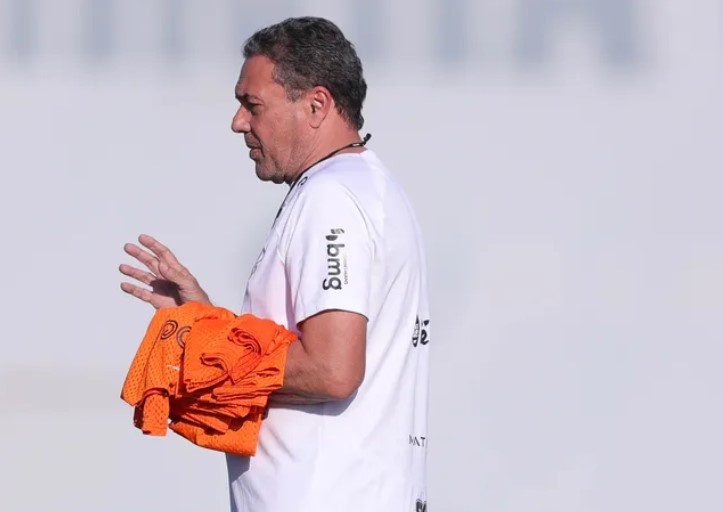 Em turbulência, Corinthians junta cacos para ter titulares contra Botafogo
