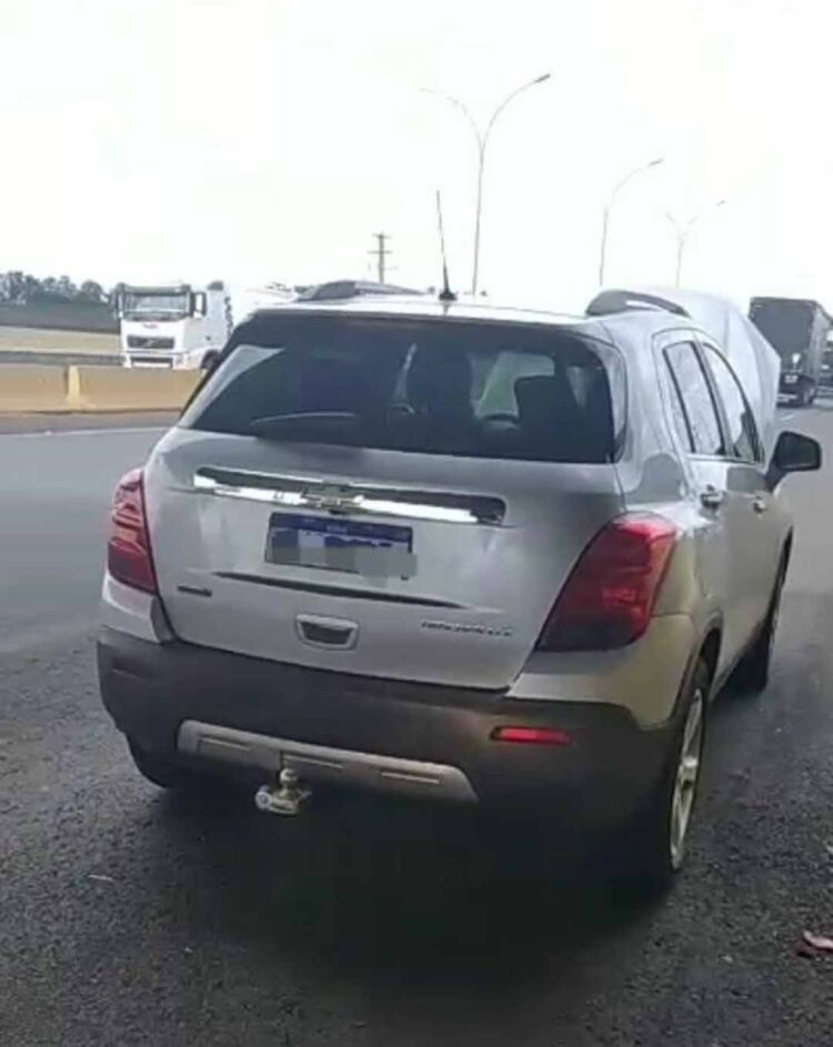 PRF recupera dois veículos roubados na região de Maringá