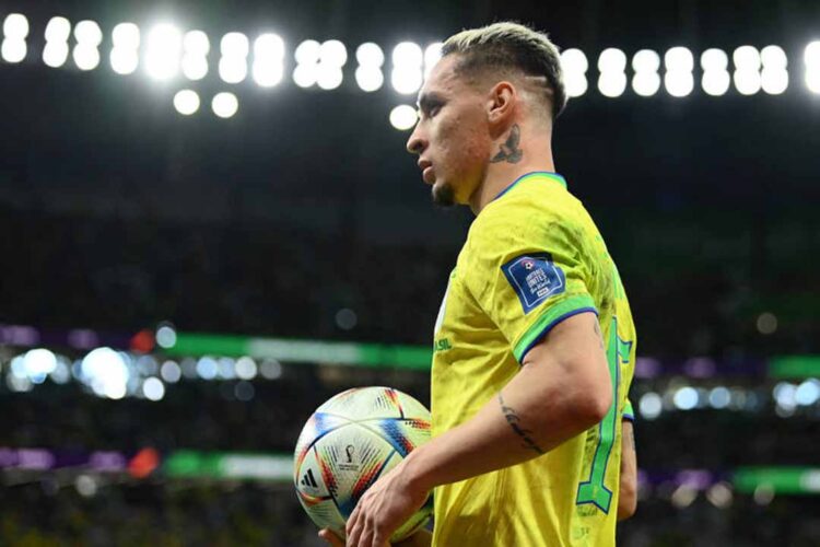 Antony é desconvocado da seleção após acusação de violência doméstica