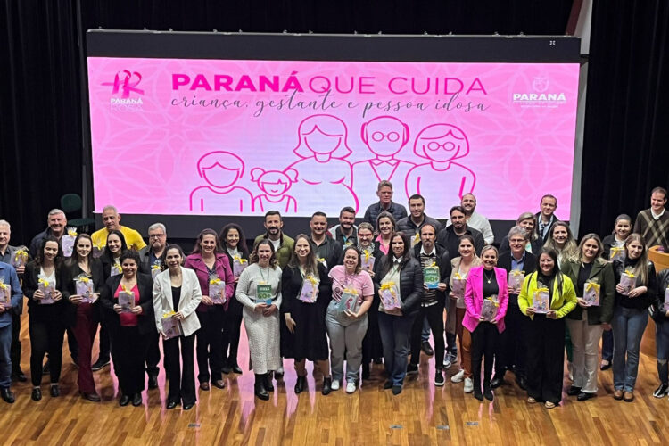 Governo lança caderneta de saúde do idoso e novas versões para as crianças e gestantes