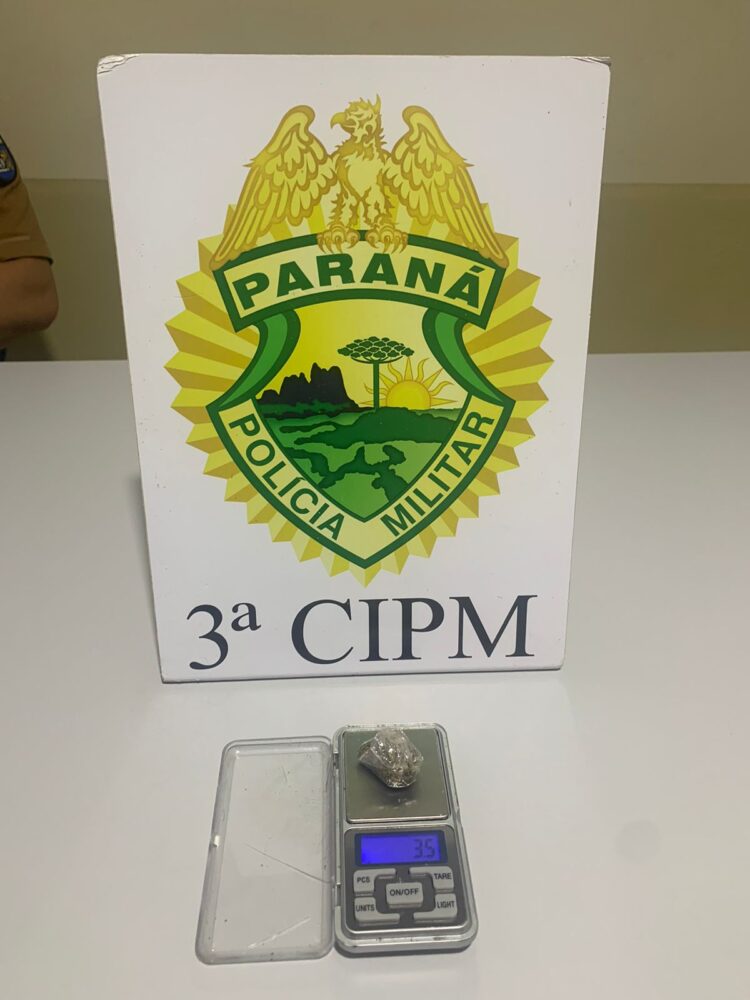 PM detém suspeito por drogas para consumo