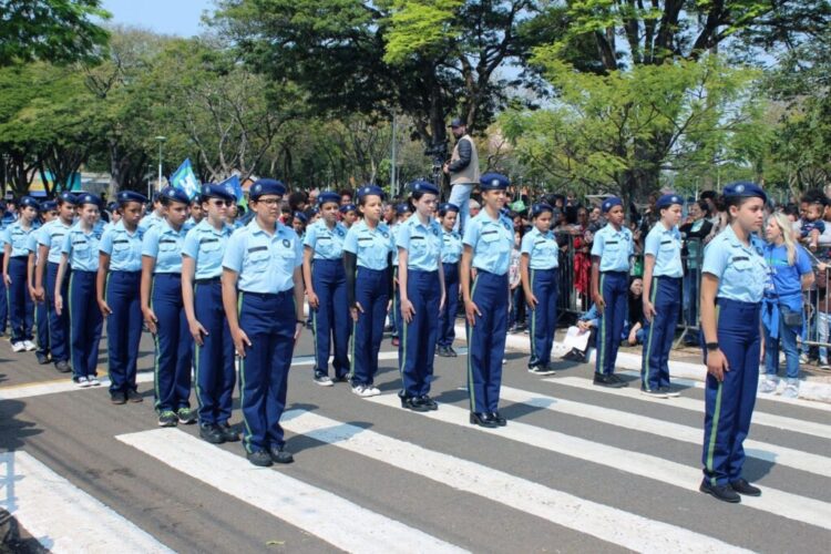 Desfile Cívico Militar começa às 8h30 no dia 7 de setembro