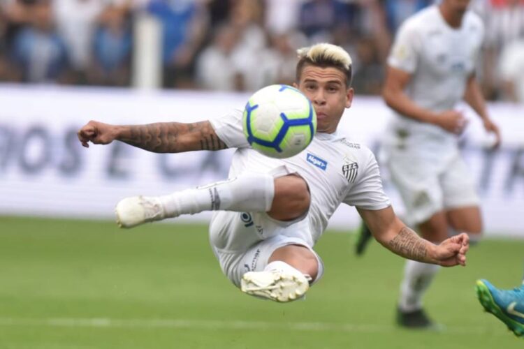 Jogadores do Corinthians dizem que  Soteldo pediu desculpas após pênalti