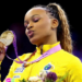 Rebeca Andrade desbanca Simone Biles e leva ouro no salto no Mundial