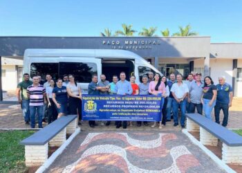 Prefeitura de Diamante do Norte  compra veículo para transportar pacientes