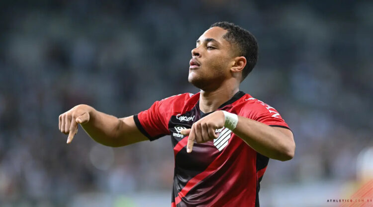 Vitor Roque explica acerto com Barça e rejeição a outros gigantes europeus