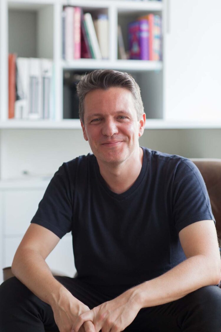 Finalista do Prêmio Jabuti, escritor curitibano  participa da Semana Literária em Paranavaí