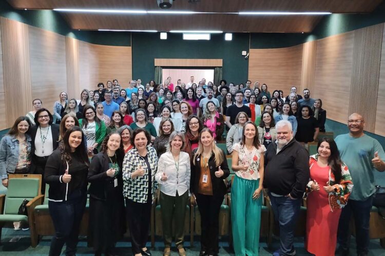 Imunização é tema de encontro de educação  permanente de profissionais da saúde