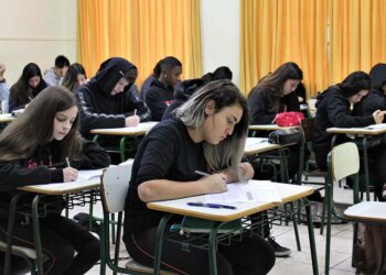 Alunos afetados pelas chuvas no Paraná podem solicitar reaplicação das provas do Enem