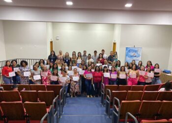 Prefeitura de Terra Rica entrega diplomas  para alunos de cursos profissionalizantes