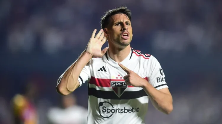 Calleri tem ofertas para deixar São Paulo,  e situação financeira pode pesar