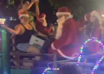 Famílias de Planaltina do Paraná  participam da tradicional chuva de balas