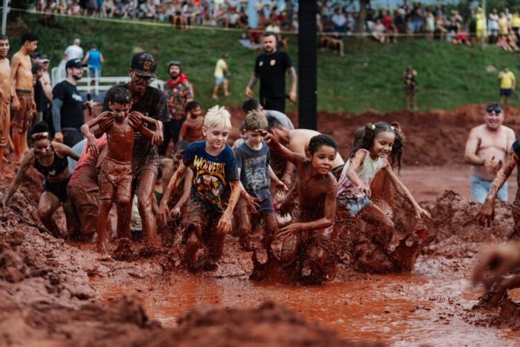 Corrida na Lama supera expectativas e se consolida no calendário de eventos; conheça os vencedores