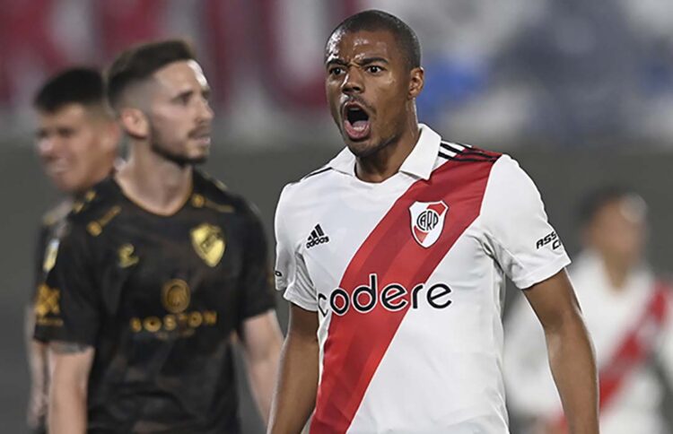 De La Cruz elogia torcida do Flamengo e projeta encontro ‘emocionante’