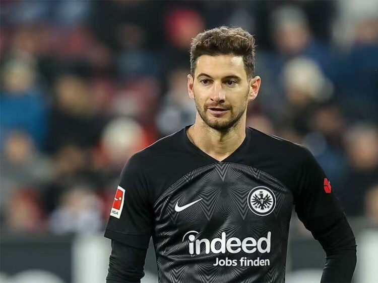 Clube avalia parceiro para Valencia e estuda oferta por Lucas Alario