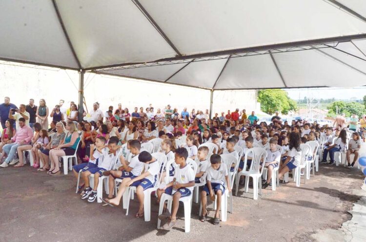 Inaugurada escola na sede do município
