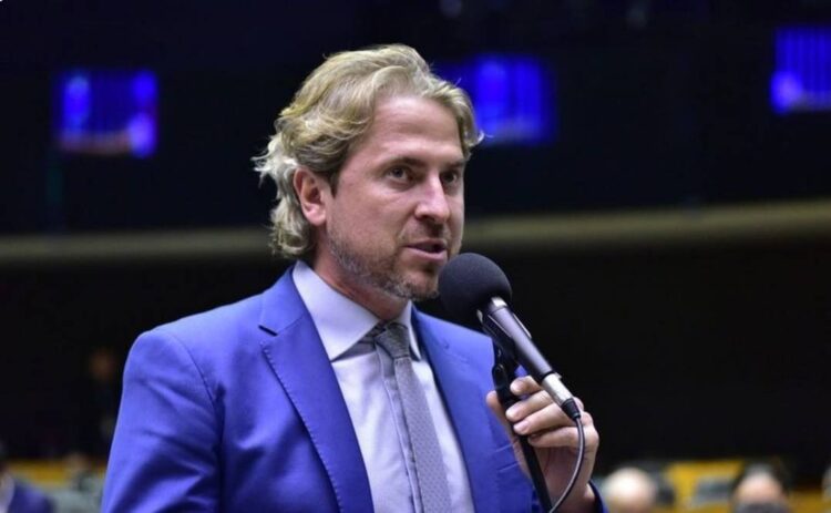 Projeto de Zeca Dirceu prevê compensação do FPM entre 2024 e 2026