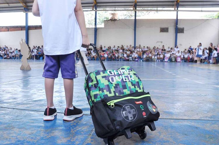 Volta às aulas: leis estaduais auxiliam pais e alunos no Paraná