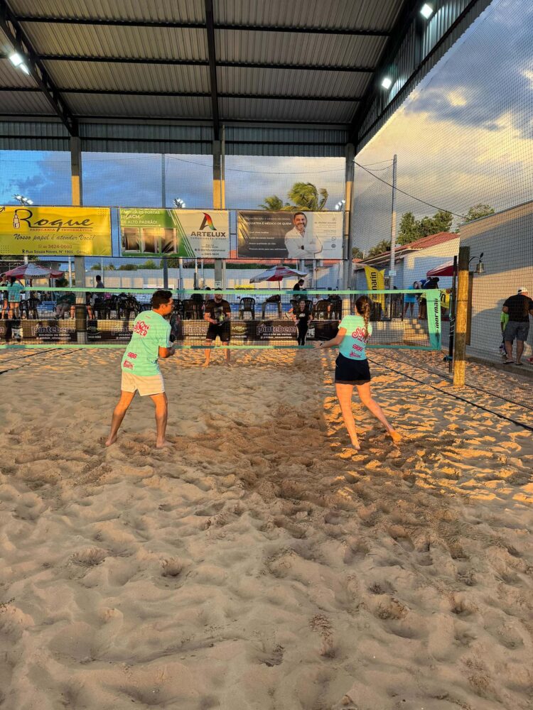 Primeiro dia do Torneio de Verão Marin de Beach Tennis
