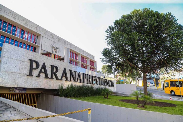 Paranaprevidência: beneficiários que não se recadastraram terão pagamentos bloqueados