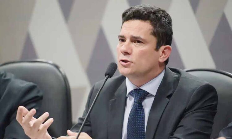 Moro expõe cerco à Lava Jato e chega isolado a julgamento que pode cassá-lo do Senado