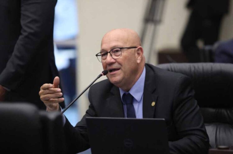 No Paraná, 978 mil mulheres podem receber absorventes na Farmácia Popular, diz Romanelli