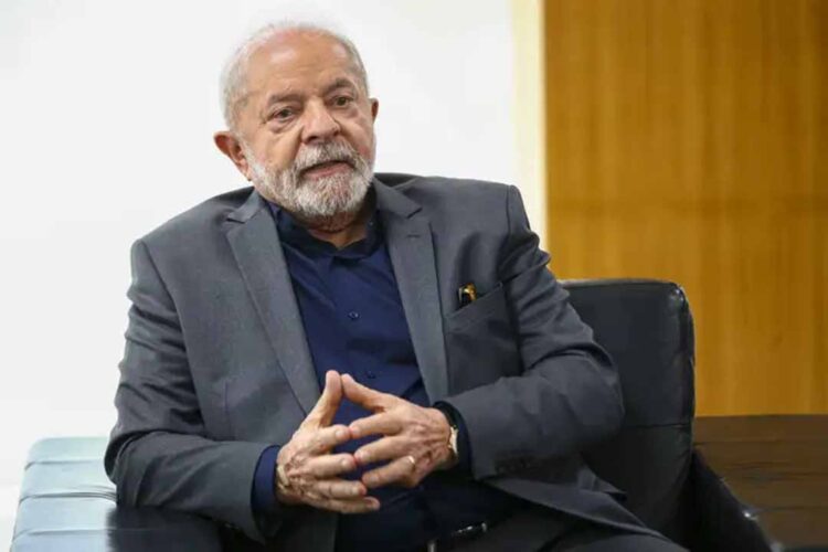 Lula erra sobre urna eletrônica e suas candidaturas ao exaltar sistema eleitoral
