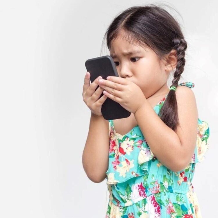 Falta de informação aumenta miopia em crianças