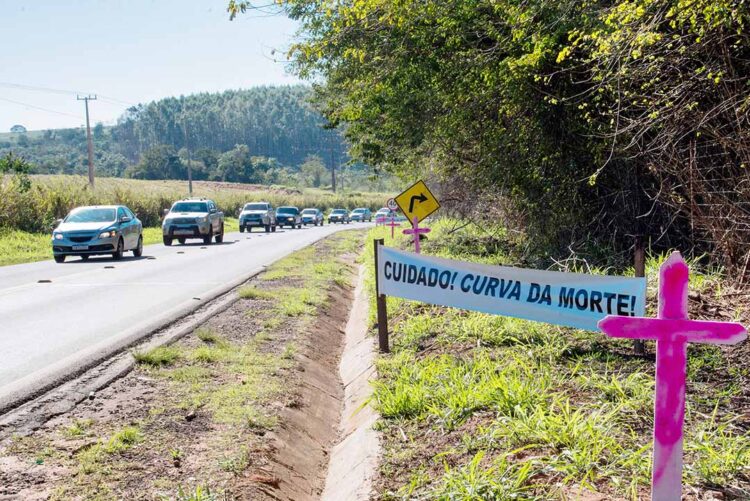 DER-PR analisa pedido de melhorias na PR-218  entre Paranavaí e o Distrito de Graciosa
