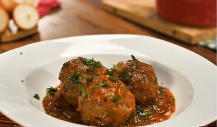 Aprenda a fazer almôndegas