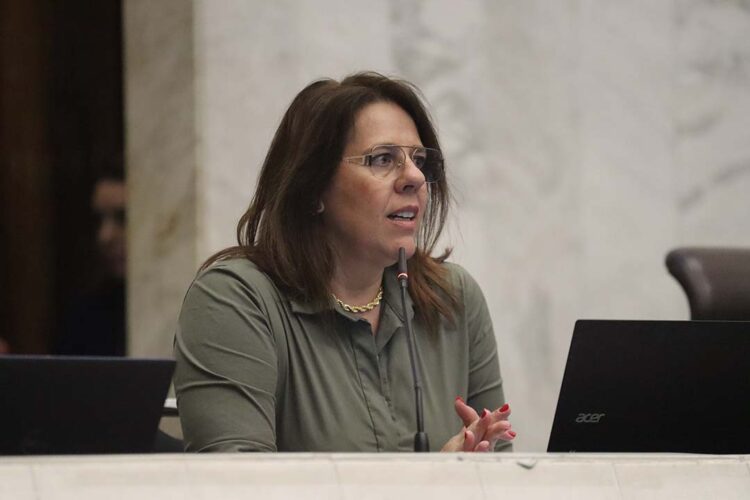 Paraná mantém contas equilibradas e investimentos