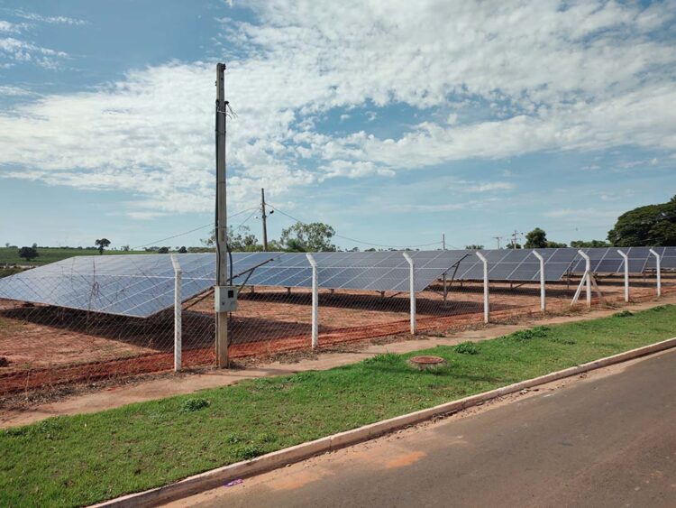 Nova Londrina inaugura usina de energia solar para abastecer sistema de iluminação pública