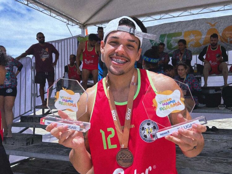 Eleito melhor pivô do Paraná em 2023, Hilquias vende rifas para participar da etapa final do Circuito Brasileiro