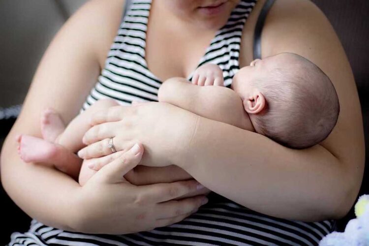 Executivo propõe licença-maternidade de oito meses para servidoras públicas municipais