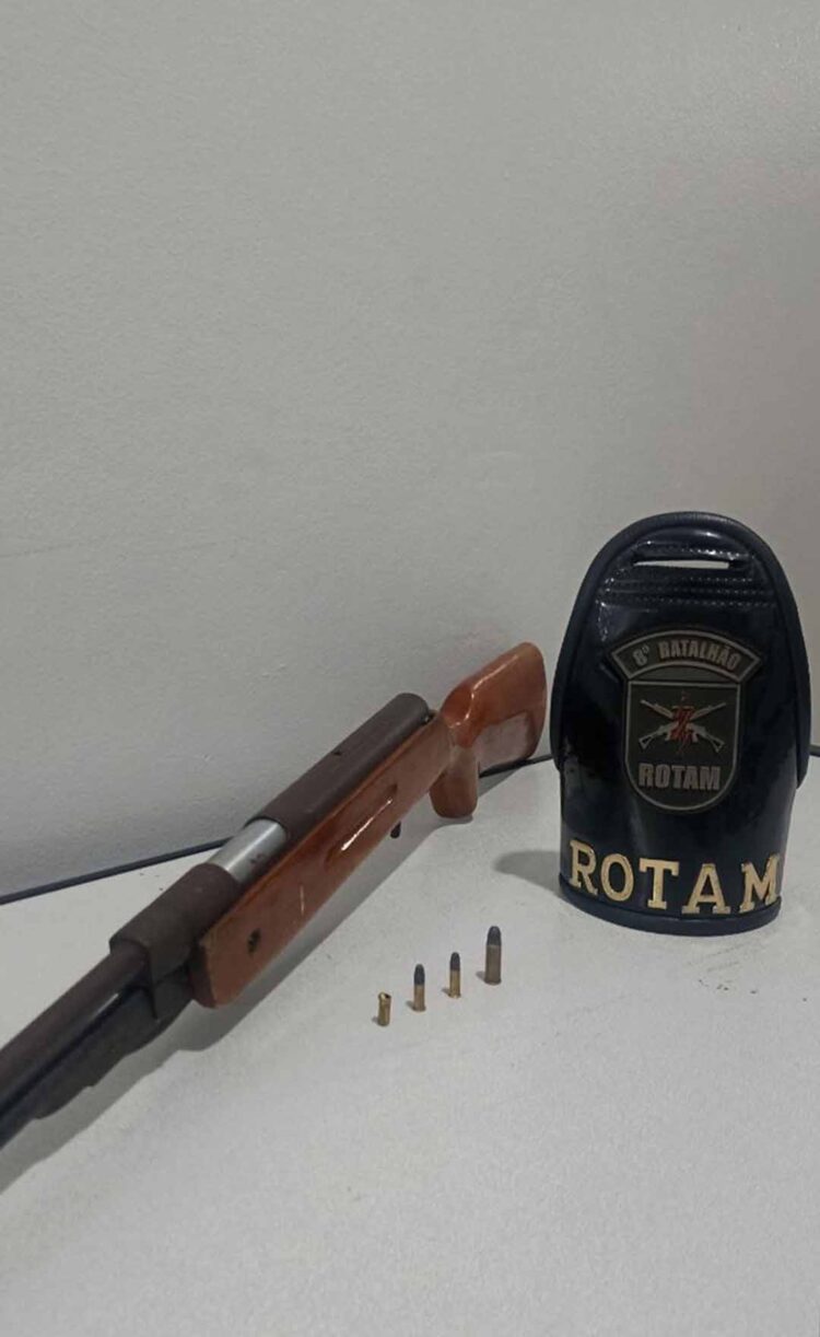 Após abordagem, homem é detido com arma de pressão adaptada