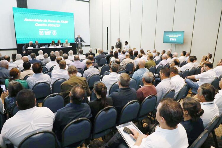 Nova diretoria da FAEP toma posse